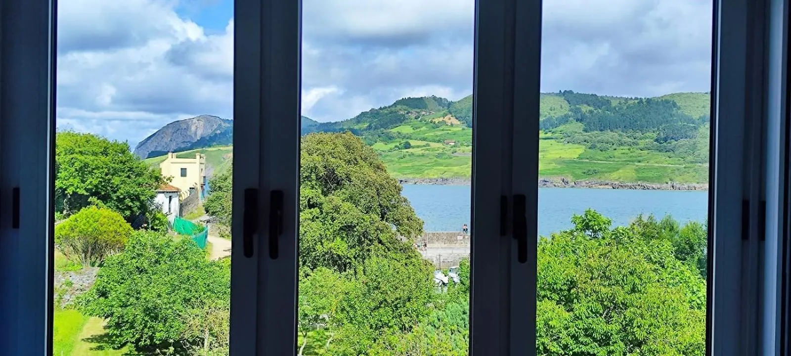 Rincon Del Mar, Mundaka contacts